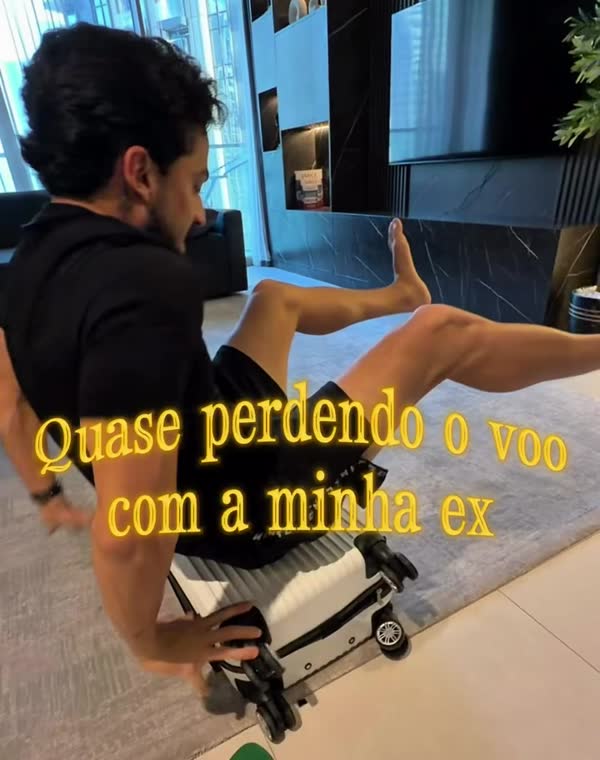 O casal voltando de Dubai